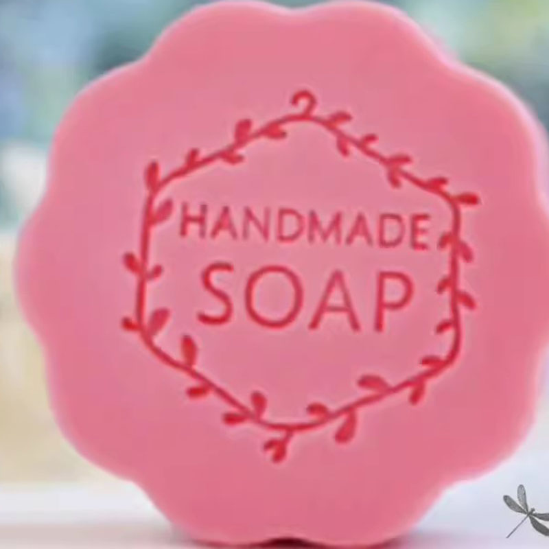 أنواع مختلفة من أختام الصابون  - مراجعة Soap Making Kit Organic وسعره